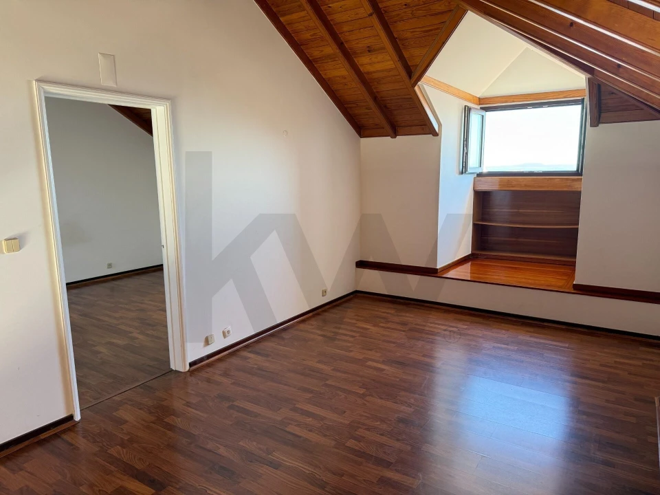 Apartamento T2 para Arrendamento em Estrela Foto 14