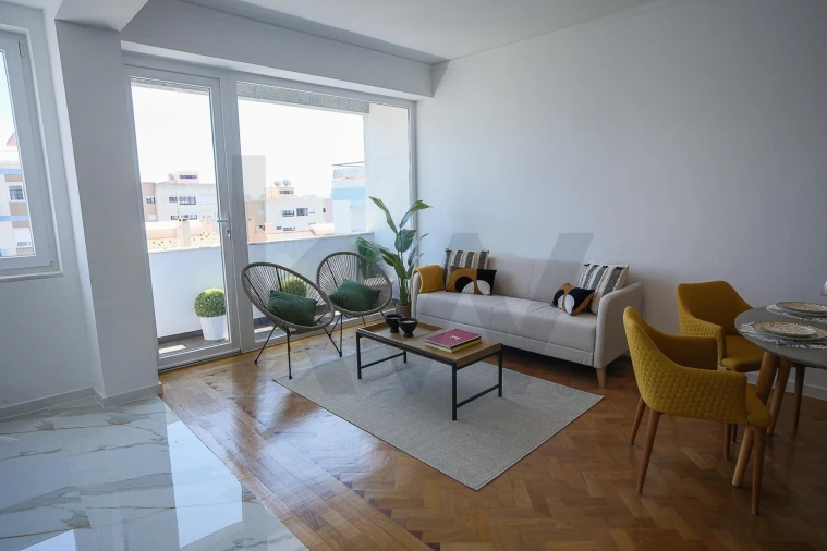 Apartamento T3 para Venda em Benfica Foto 2