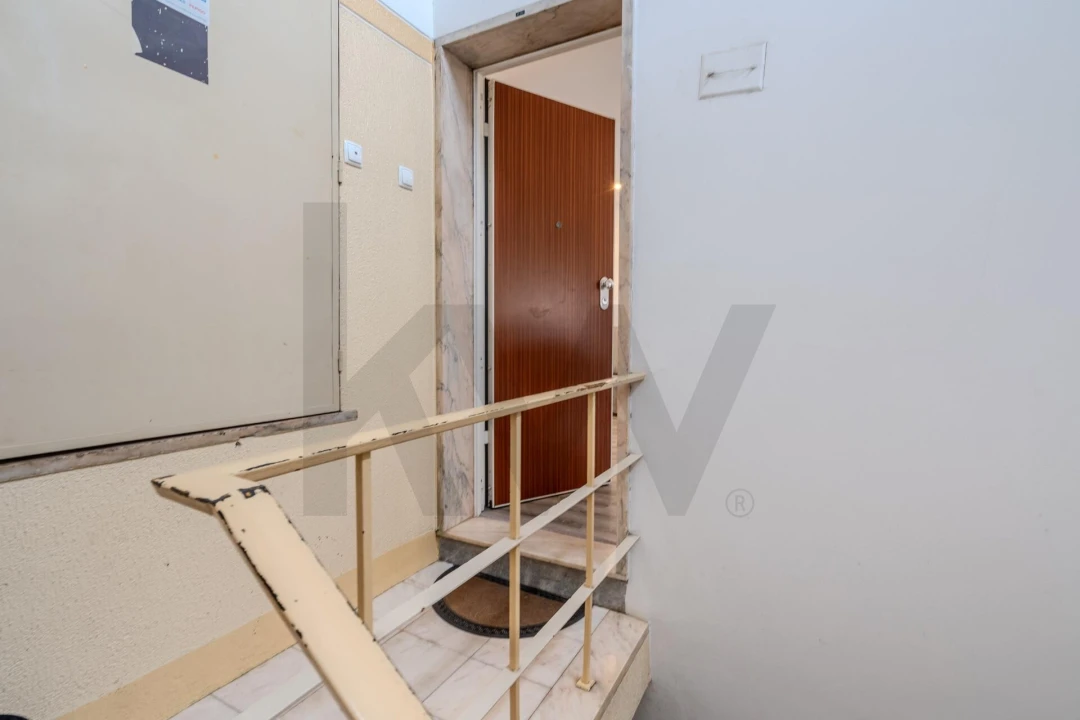 Apartamento T2 para Venda em Rio de Mouro Foto 37