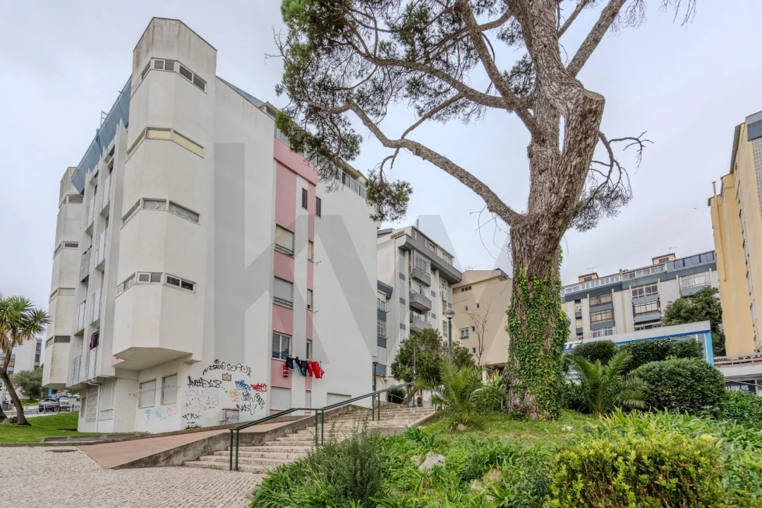 Apartamento T2 para Venda em Rio de Mouro Foto 43
