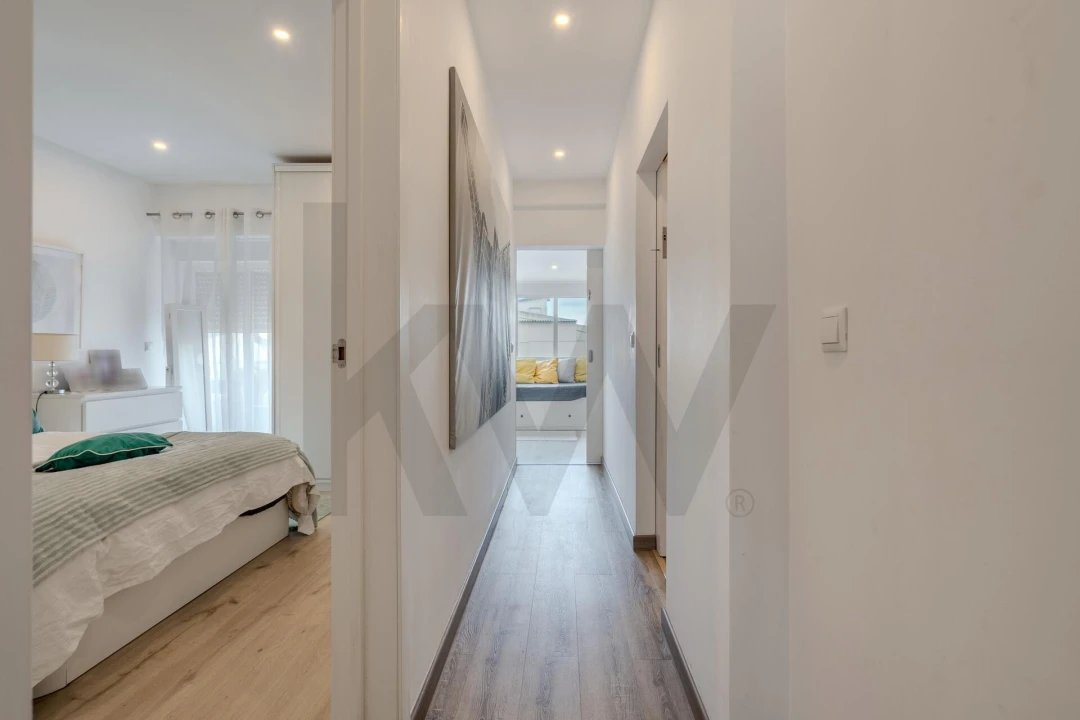 Apartamento T2 para Venda em Rio de Mouro Foto 30