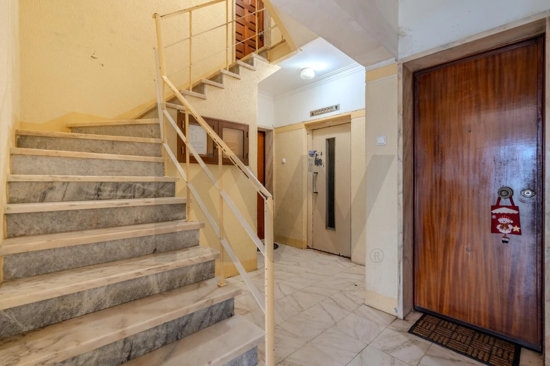 Apartamento T2 para Venda em Rio de Mouro Foto 38