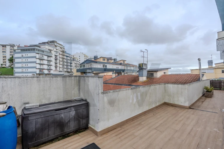 Apartamento T2 para Venda em Rio de Mouro Foto 14