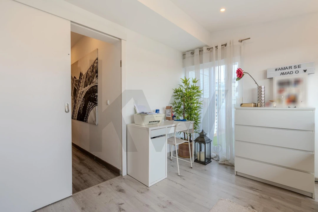 Apartamento T2 para Venda em Rio de Mouro Foto 33