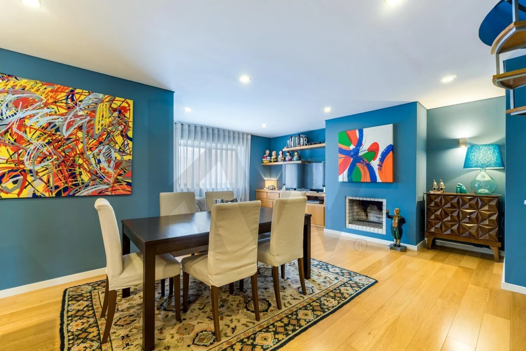 Apartamento T4 para Venda em Aldoar, Foz do Douro e Nevogilde Foto 1