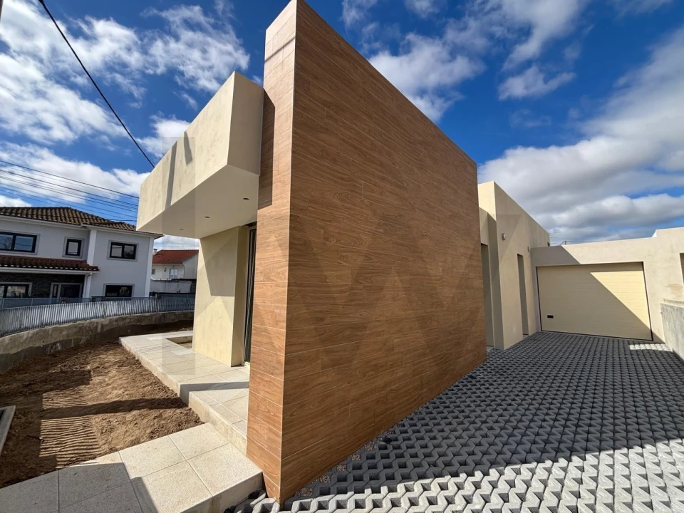 Moradia T3 para Venda em Corroios Foto 28