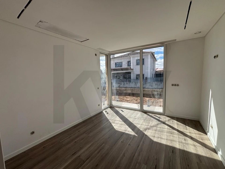 Moradia T3 para Venda em Corroios Foto 20