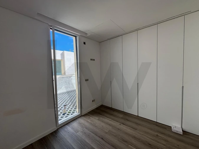 Moradia T3 para Venda em Corroios Foto 35