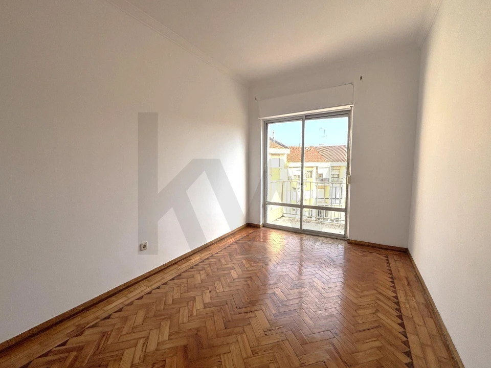 Apartamento T3 para Venda em Carnaxide e Queijas Foto 9