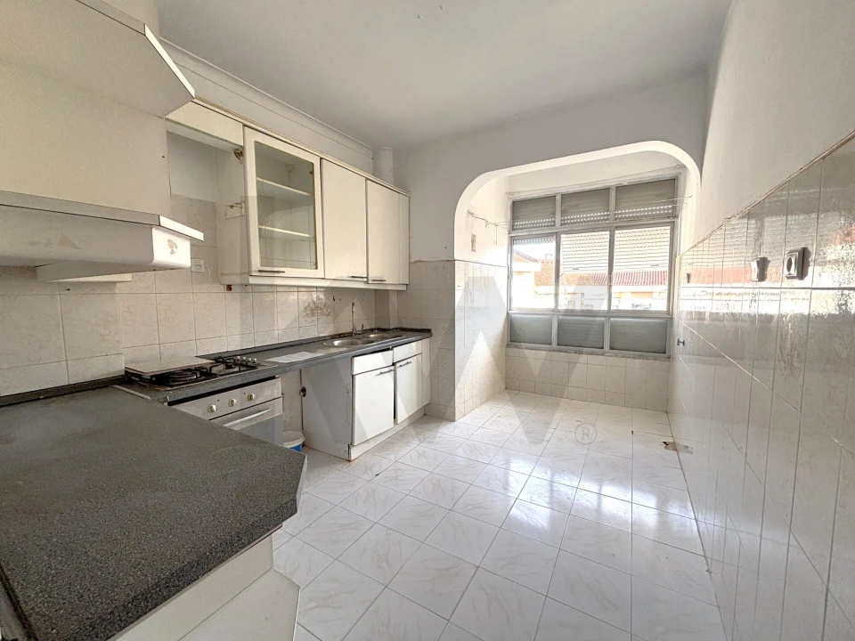 Apartamento T3 para Venda em Carnaxide e Queijas Foto 1