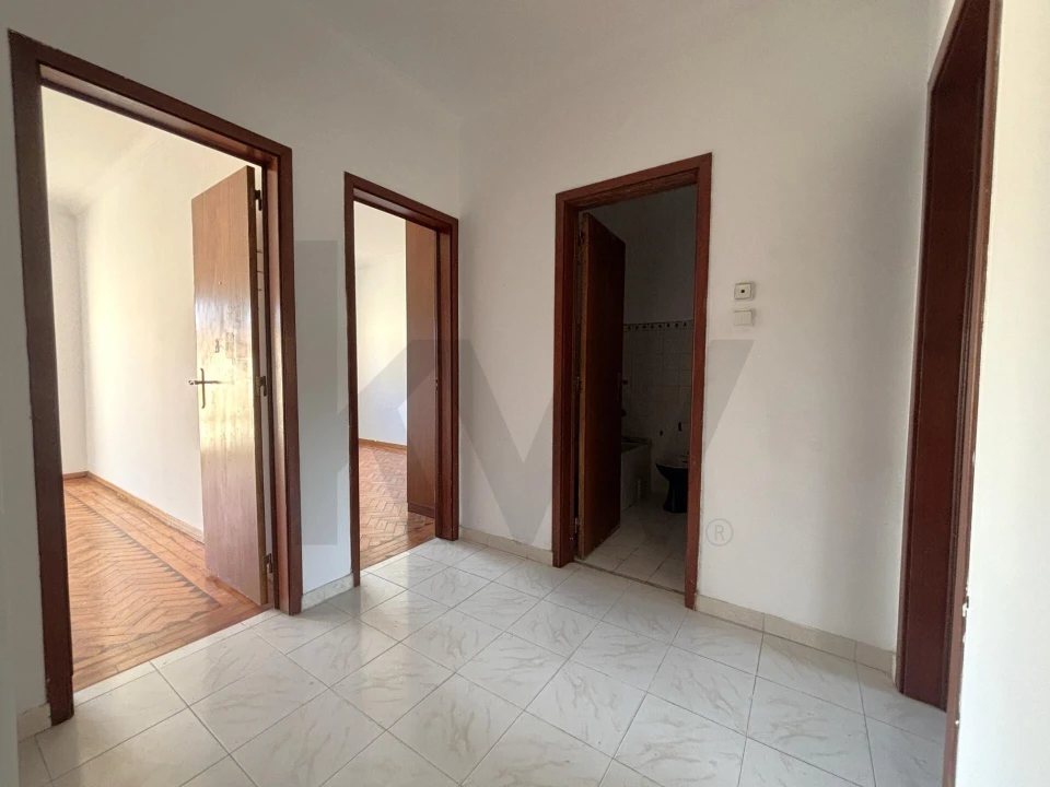 Apartamento T3 para Venda em Carnaxide e Queijas Foto 15