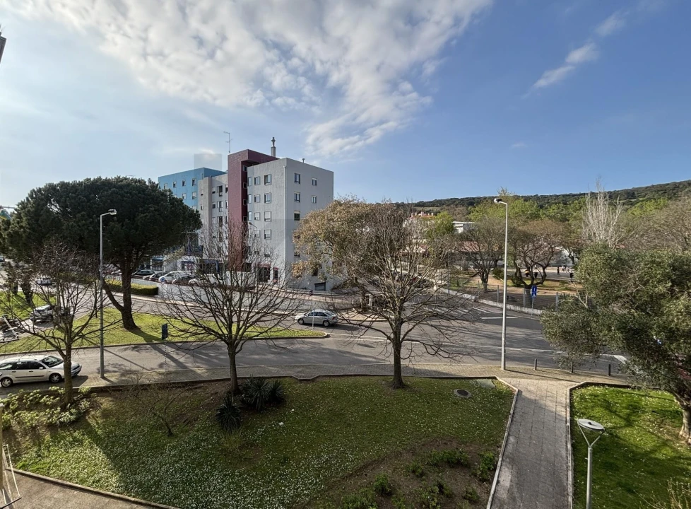 Apartamento T3 para Venda em Carnaxide e Queijas Foto 14