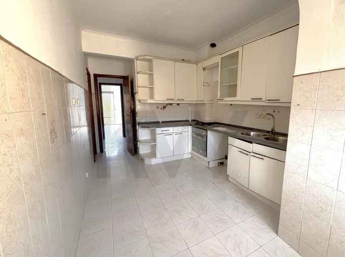 Apartamento T3 para Venda em Carnaxide e Queijas Foto 2