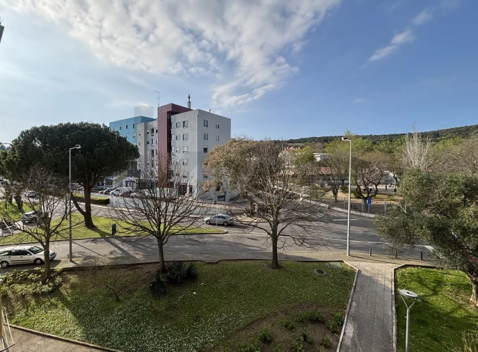 Apartamento T3 para Venda em Carnaxide e Queijas Foto 14