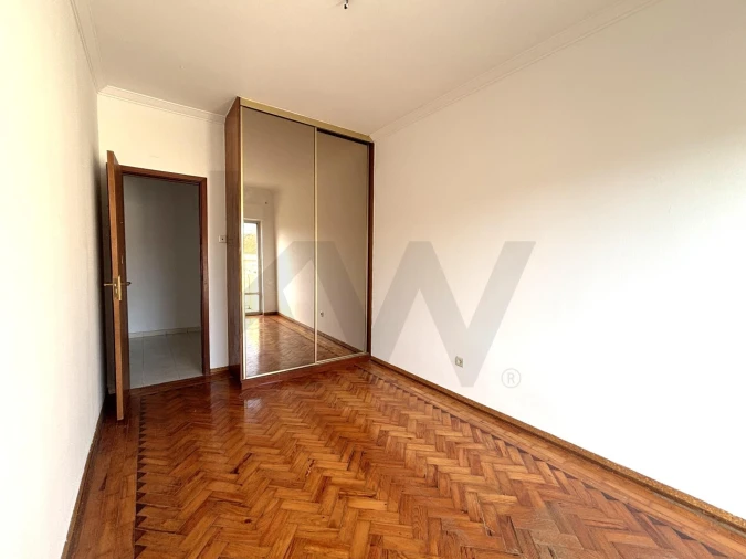 Apartamento T3 para Venda em Carnaxide e Queijas Foto 10