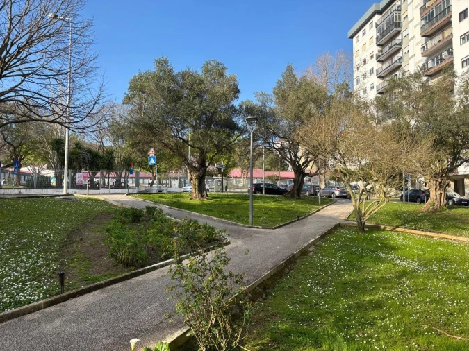 Apartamento T3 para Venda em Carnaxide e Queijas Foto 17