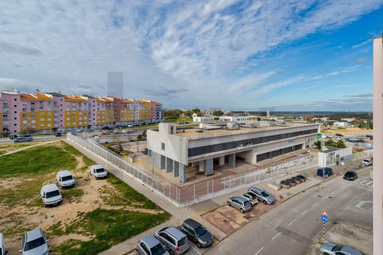 Apartamento T2 para Venda em Corroios Foto 16