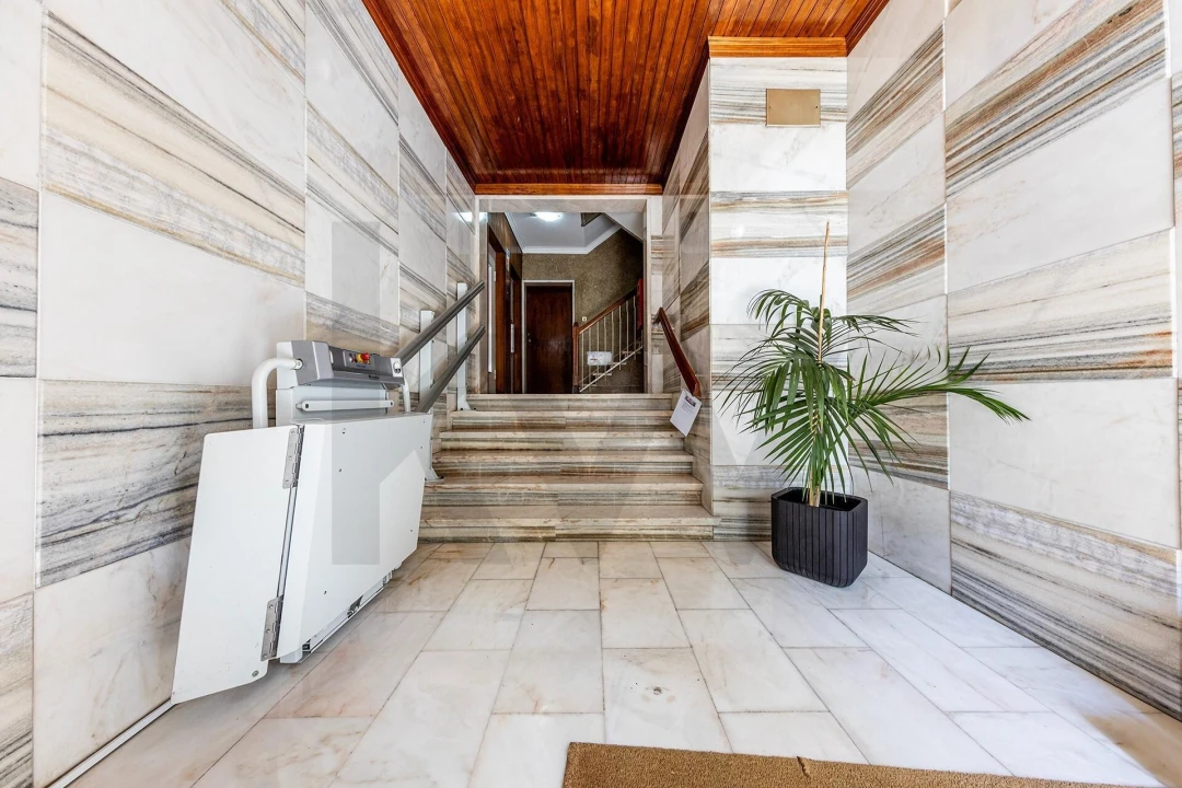 Apartamento T3 para Arrendamento em Carnaxide e Queijas Foto 30