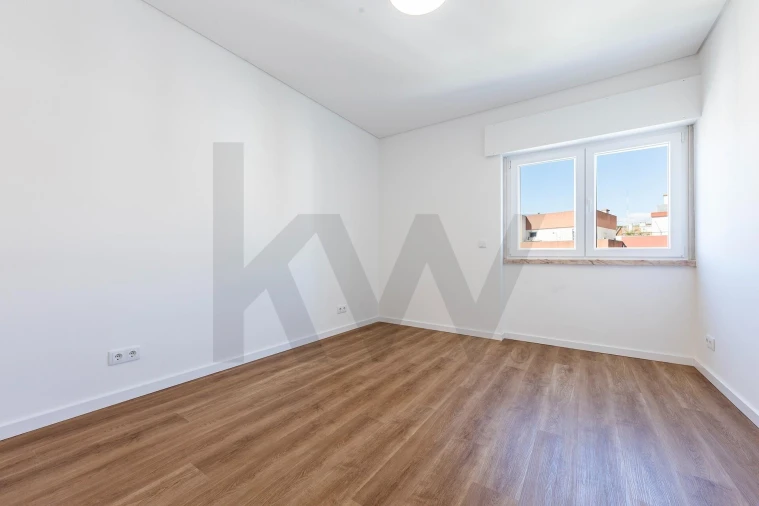 Apartamento T3 para Arrendamento em Carnaxide e Queijas Foto 27