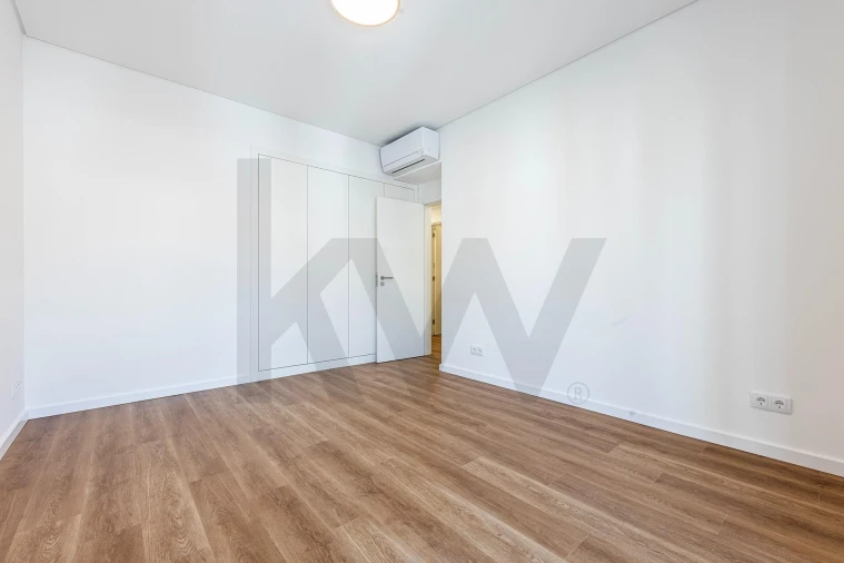 Apartamento T3 para Arrendamento em Carnaxide e Queijas Foto 18