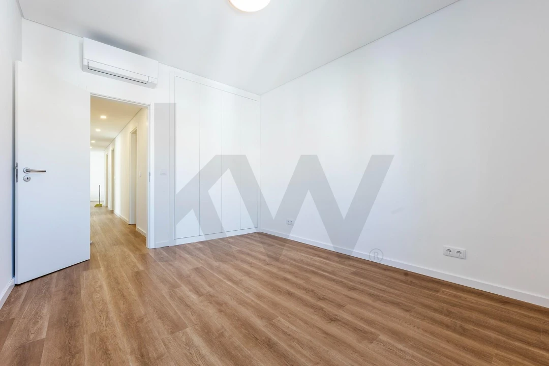 Apartamento T3 para Arrendamento em Carnaxide e Queijas Foto 16