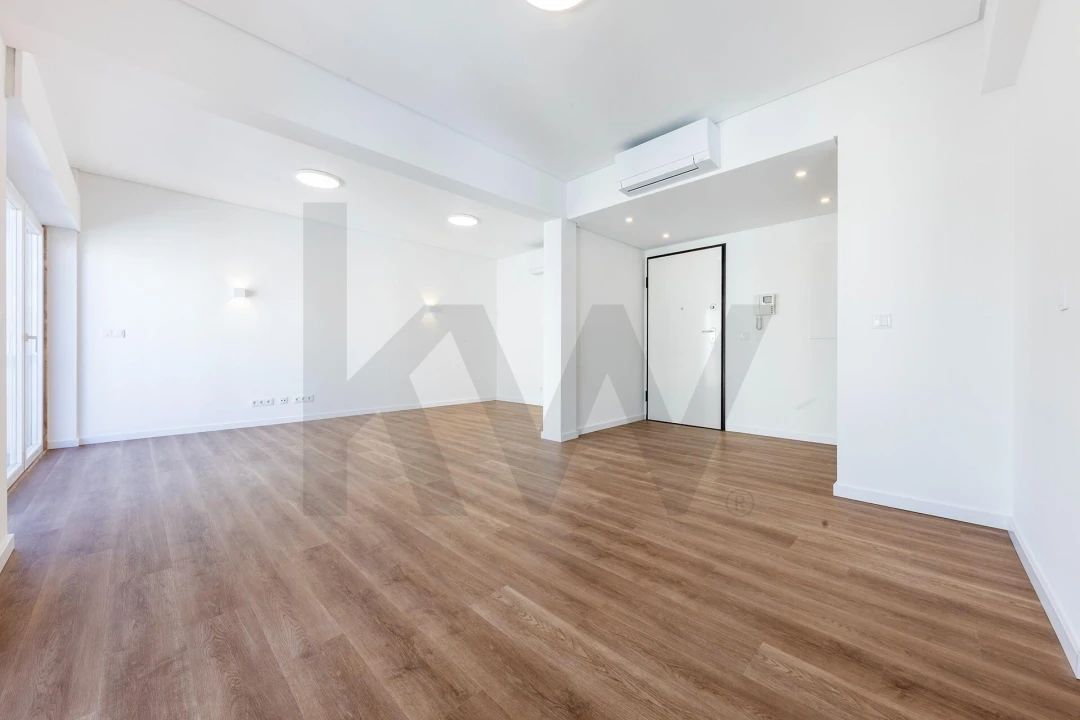 Apartamento T3 para Arrendamento em Carnaxide e Queijas Foto 2