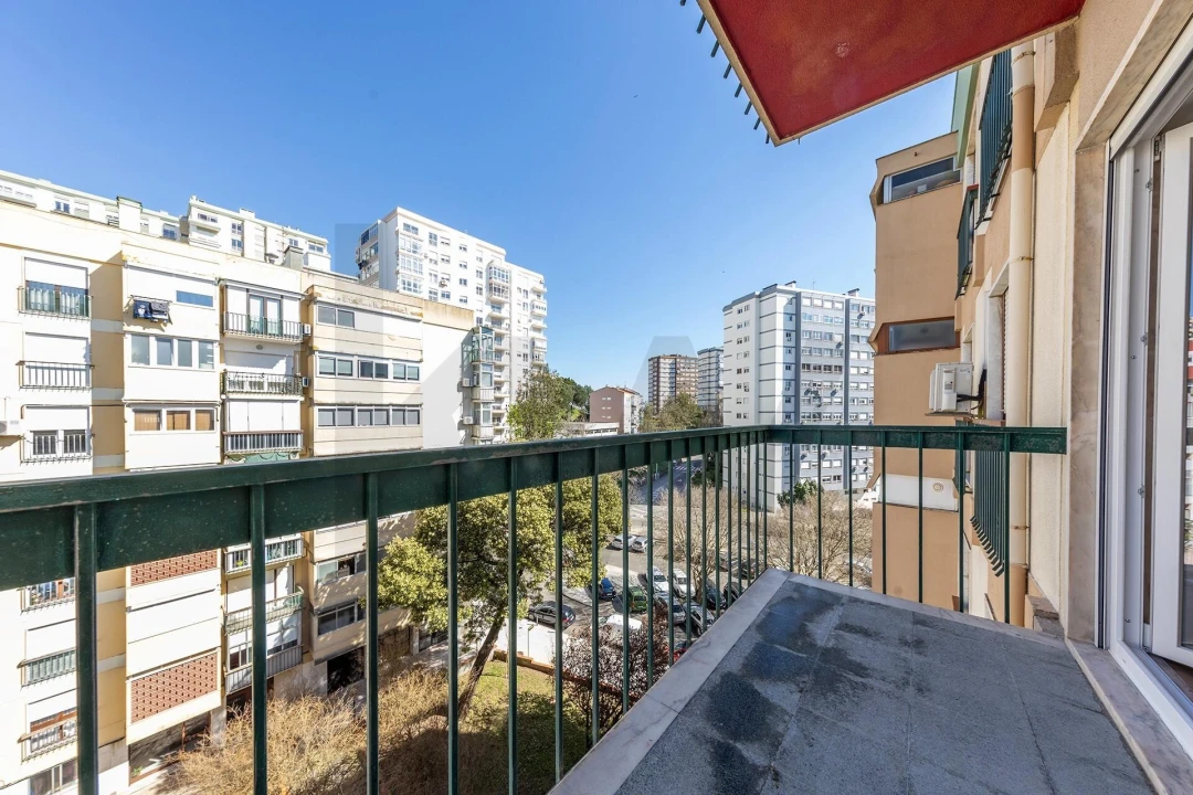 Apartamento T3 para Arrendamento em Carnaxide e Queijas Foto 28