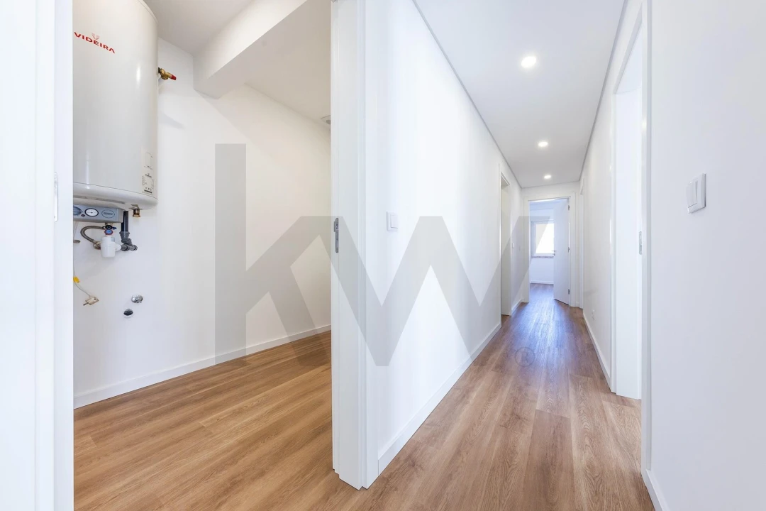 Apartamento T3 para Arrendamento em Carnaxide e Queijas Foto 12