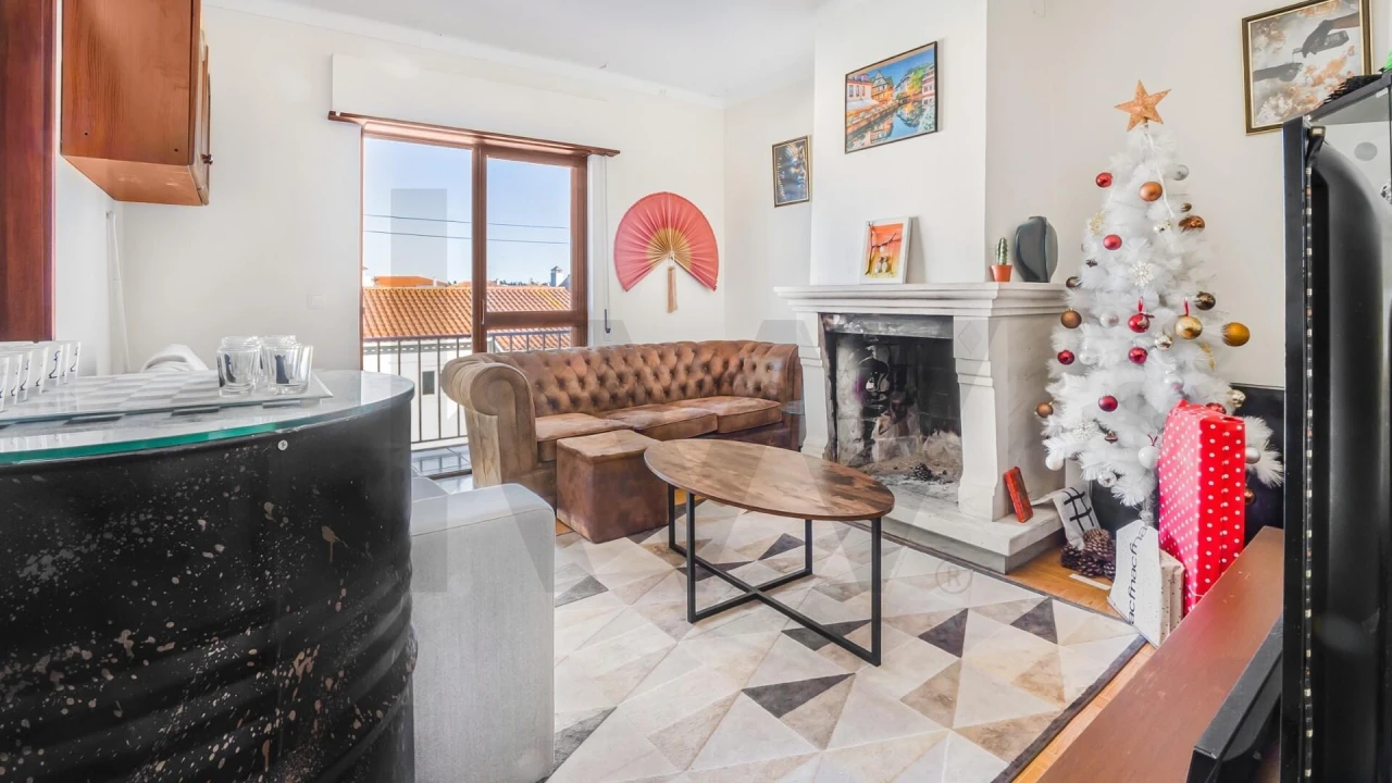 Apartamento T2 para Venda em Marinha Grande Foto 4