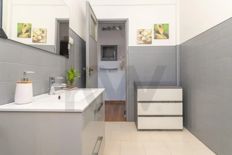 Apartamento T4 para Venda em Almada, Cova da Piedade, Pragal e Cacilhas Foto 27