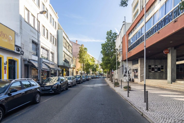 Apartamento T4 para Venda em Almada, Cova da Piedade, Pragal e Cacilhas Foto 32
