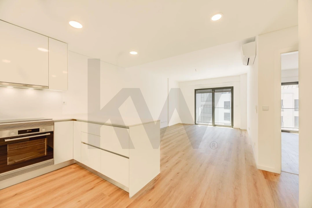 Apartamento T1 para Arrendamento em Campolide Foto 1