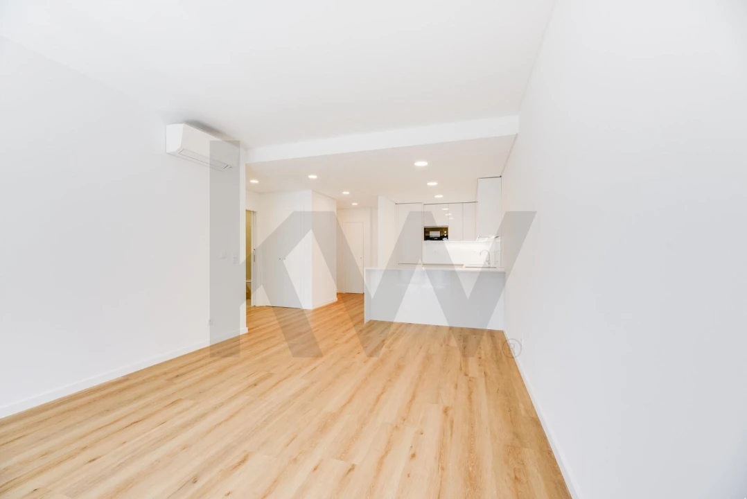 Apartamento T1 para Arrendamento em Campolide Foto 11