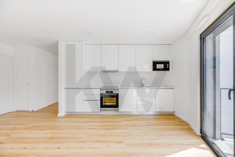 Apartamento T1 para Arrendamento em Campolide Foto 3