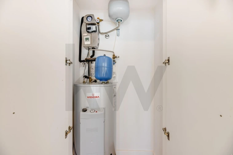 Apartamento T1 para Arrendamento em Campolide Foto 15