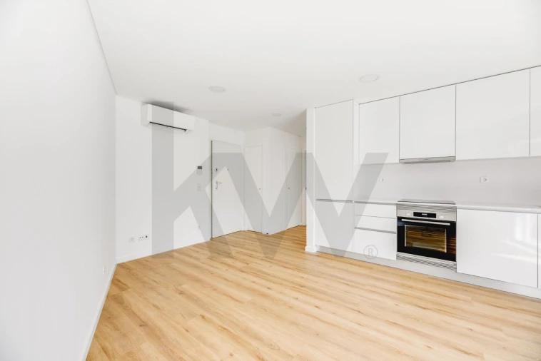 Apartamento T1 para Arrendamento em Campolide Foto 4