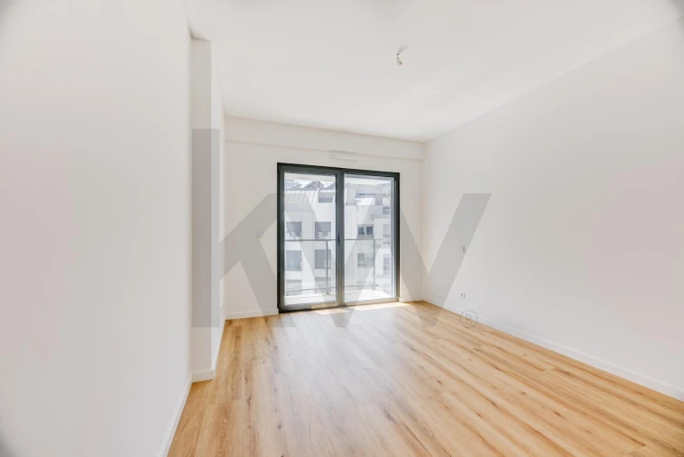 Apartamento T1 para Arrendamento em Campolide Foto 2