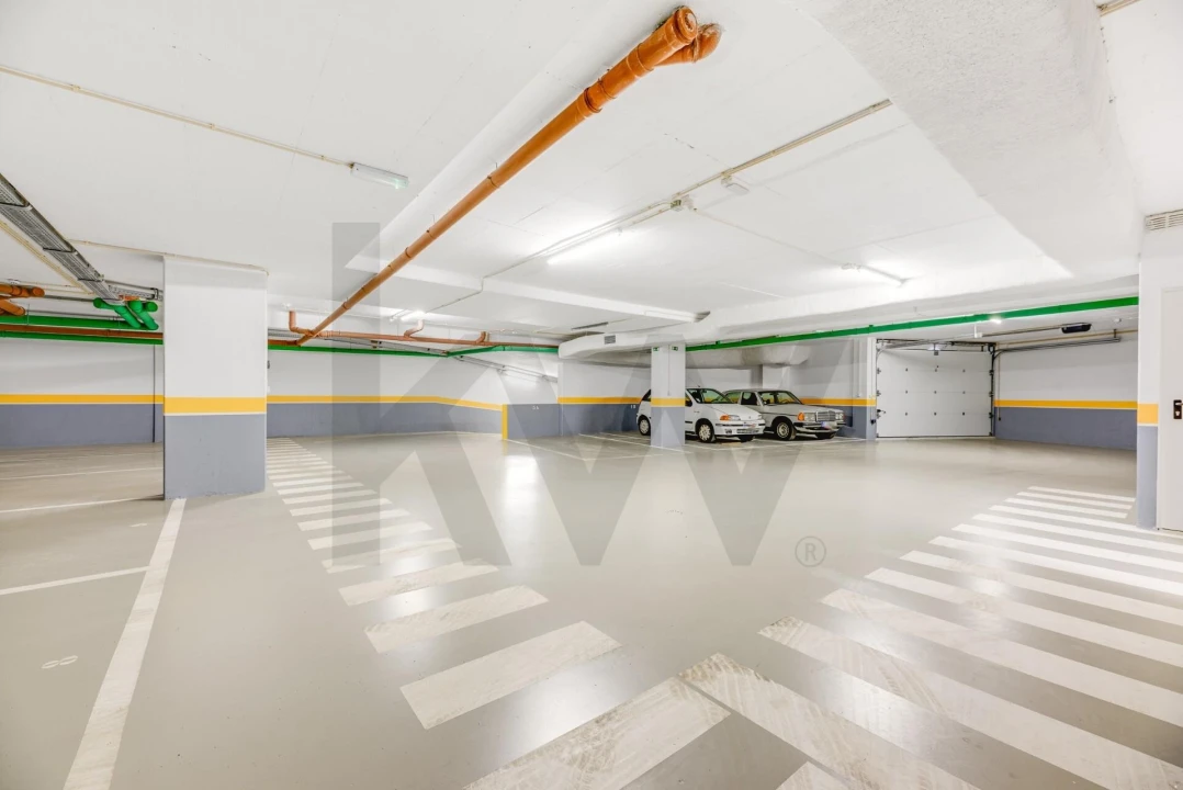 Apartamento T1 para Arrendamento em Campolide Foto 20