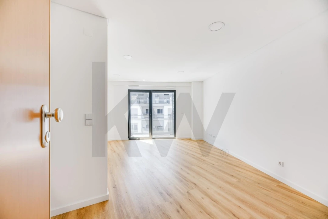 Apartamento T1 para Arrendamento em Campolide Foto 1
