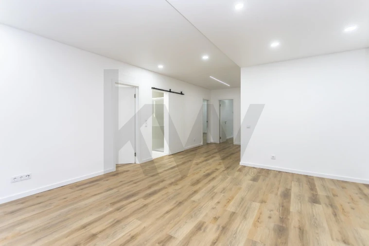 Apartamento T3 para Venda em Amora Foto 7