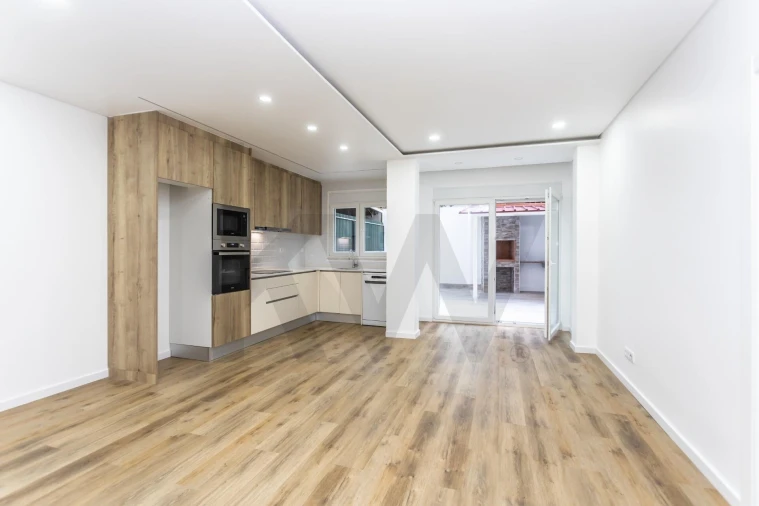 Apartamento T3 para Venda em Amora Foto 4