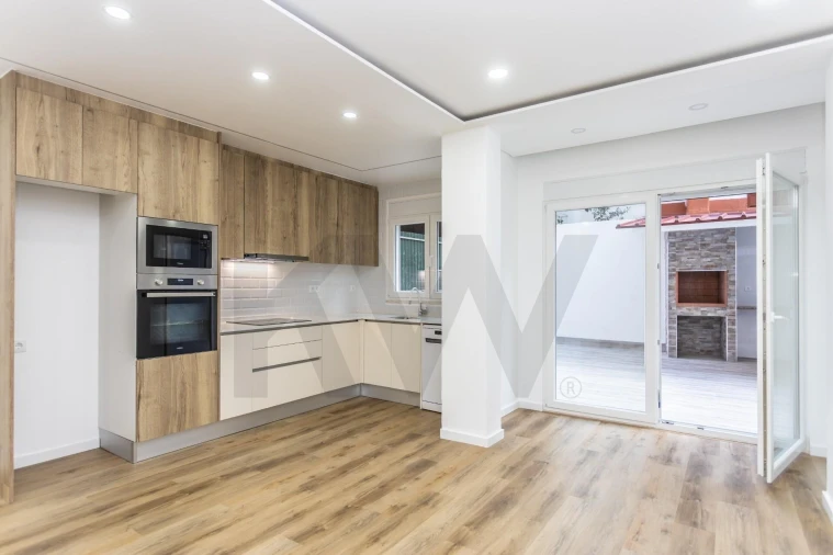 Apartamento T3 para Venda em Amora Foto 2