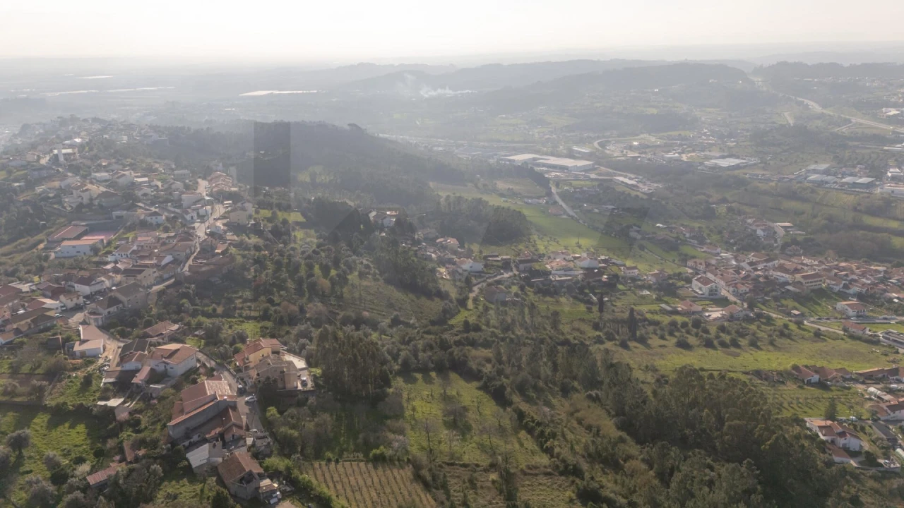 Terreno para Venda em Trouxemil e Torre de Vilela Foto 3
