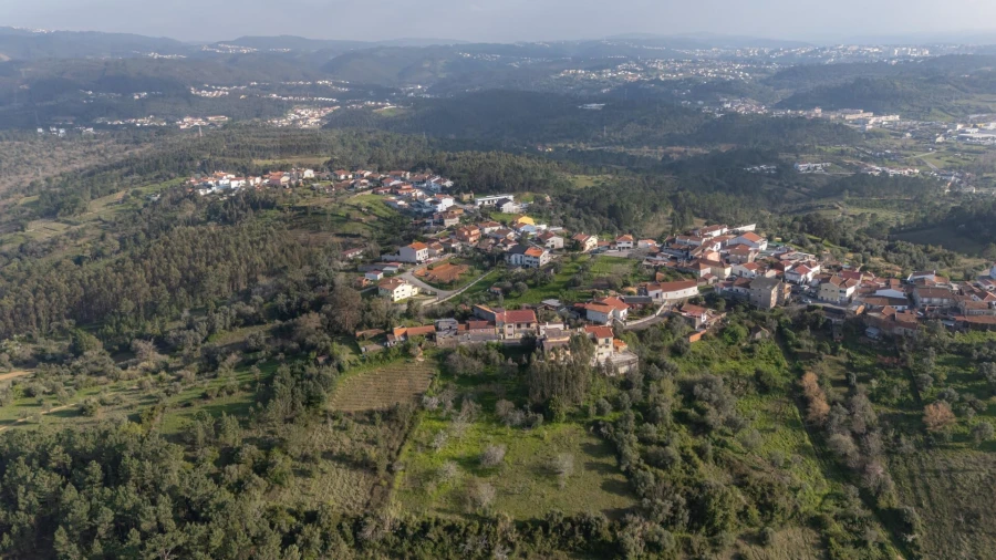 Terreno para Venda em Trouxemil e Torre de Vilela Foto 19