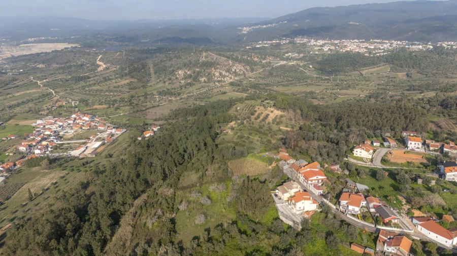 Terreno para Venda em Trouxemil e Torre de Vilela Foto 9