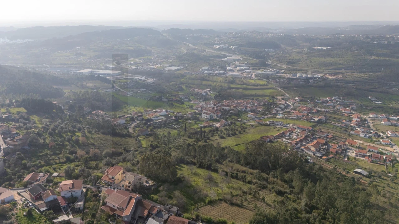 Terreno para Venda em Trouxemil e Torre de Vilela Foto 4