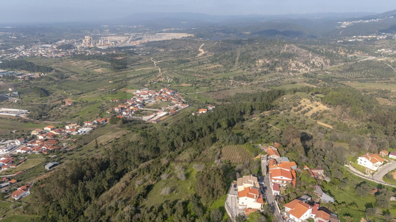 Terreno para Venda em Trouxemil e Torre de Vilela Foto 8