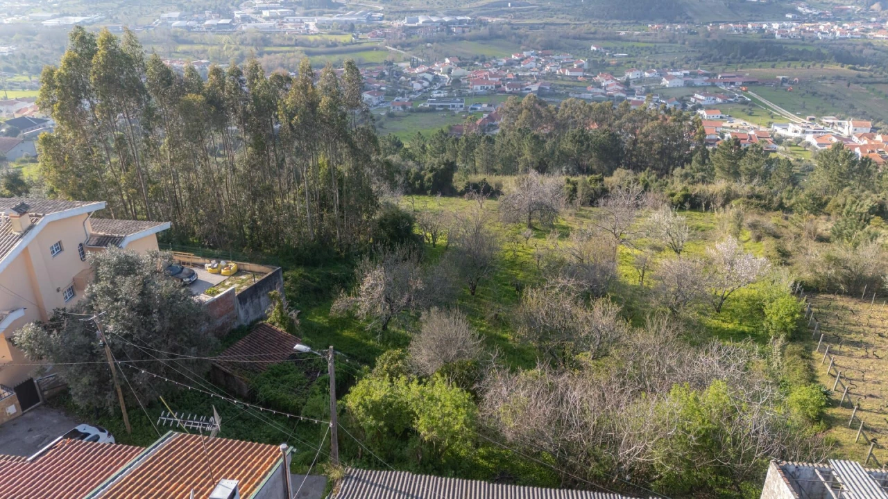 Terreno para Venda em Trouxemil e Torre de Vilela Foto 13