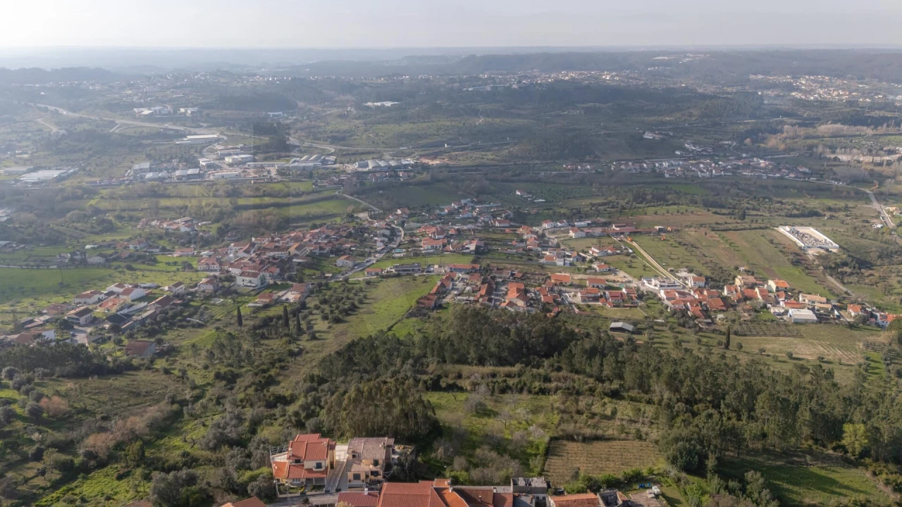 Terreno para Venda em Trouxemil e Torre de Vilela Foto 5