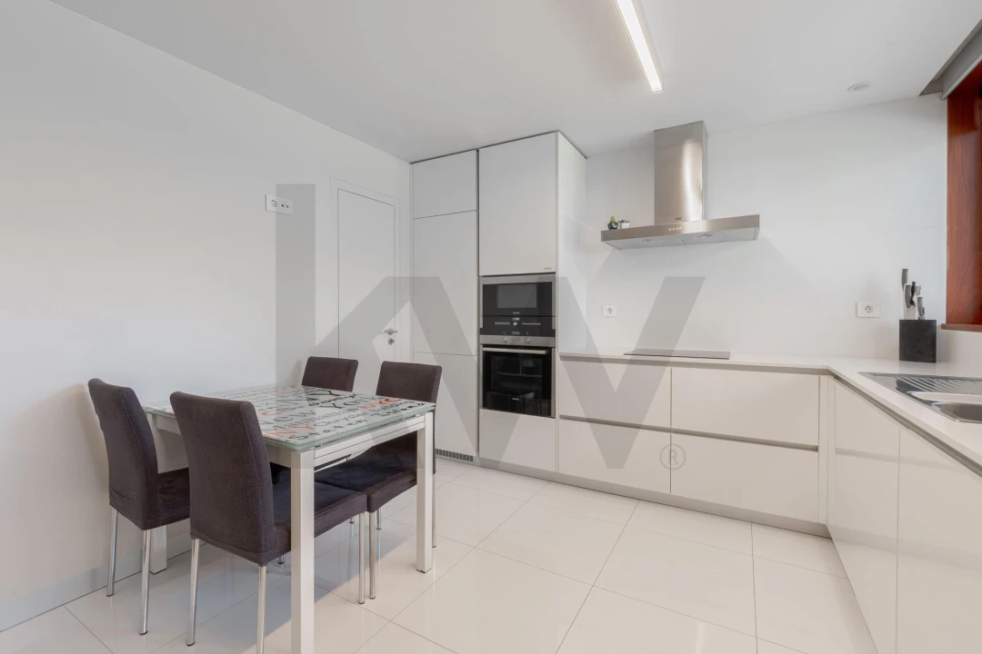 Moradia T4 para Venda em Aldoar, Foz do Douro e Nevogilde Foto 16